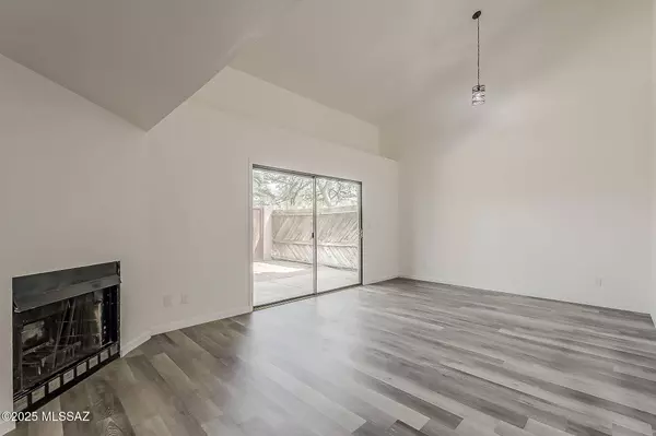 2979 E Winterhaven Drive, Tucson, AZ 85716
