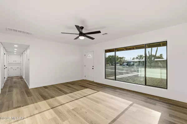 6433 E Barnan Street, Tucson, AZ 85710