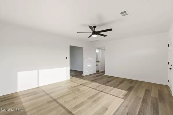 6433 E Barnan Street, Tucson, AZ 85710