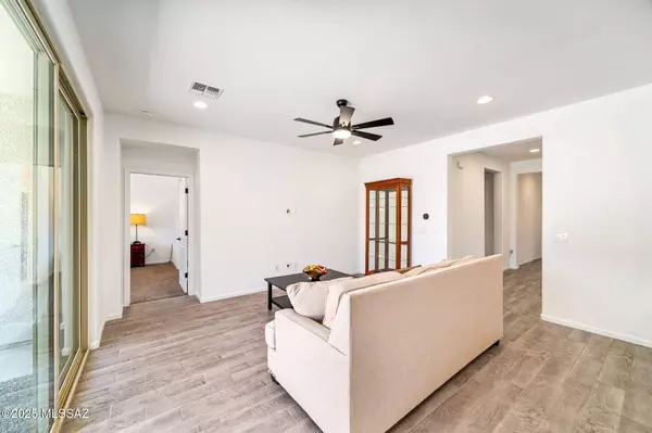 9796 E Lynx Lake Trail, Tucson, AZ 85747