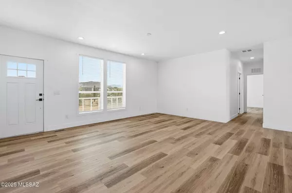 6362 N Van Ark Road, Tucson, AZ 85743