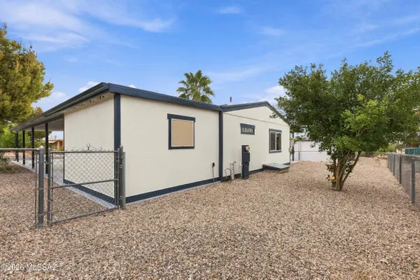 161 W Olive Dr, Green Valley, AZ 85614