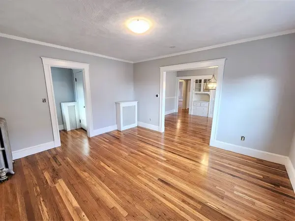 98 Irving St #1, Waltham, MA 02451