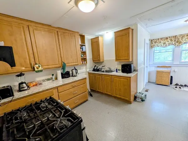 58 Ash St #3, Waltham, MA 02453