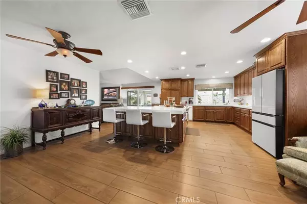 380 Smoke Ridge TRL, Calimesa, CA 92320