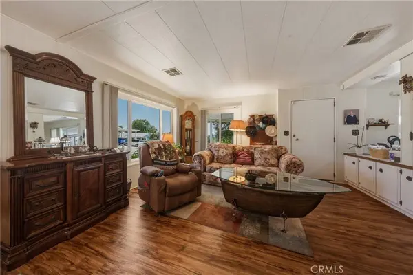 9583 Crestknoll  Drive, Calimesa, CA 92320