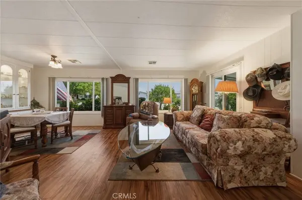 9583 Crestknoll  Drive, Calimesa, CA 92320