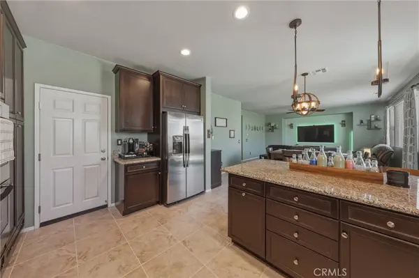 28460 Wild Rose LN, Highland, CA 92346