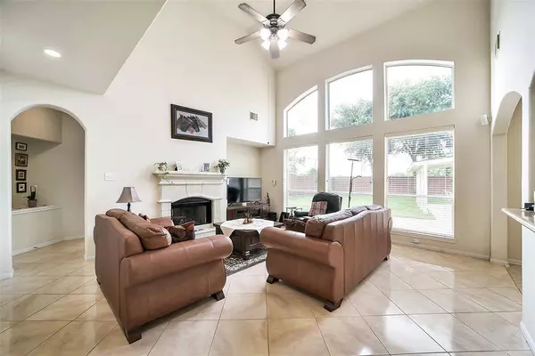 9215 Shango LN, Houston, TX 77095