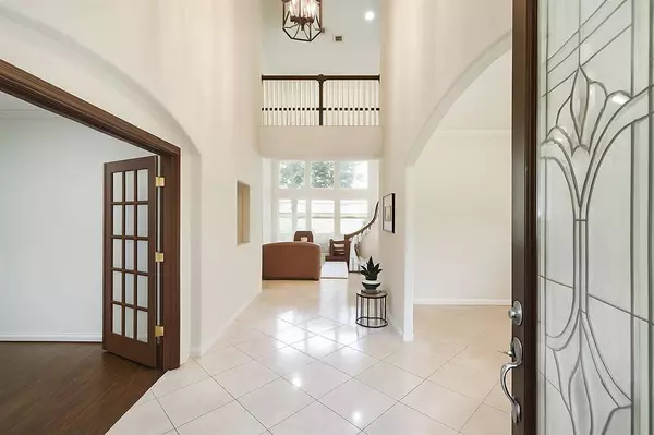 9215 Shango LN, Houston, TX 77095