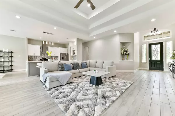 649 Wagon Wheel TRL, Angleton, TX 77515