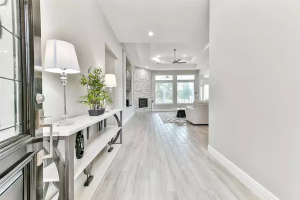 649 Wagon Wheel TRL, Angleton, TX 77515