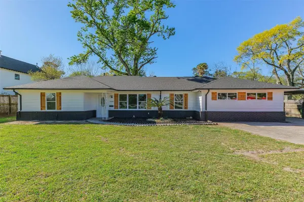 9419 Campbell RD, Houston, TX 77080