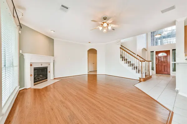 10415 Claybrook DR, Houston, TX 77089