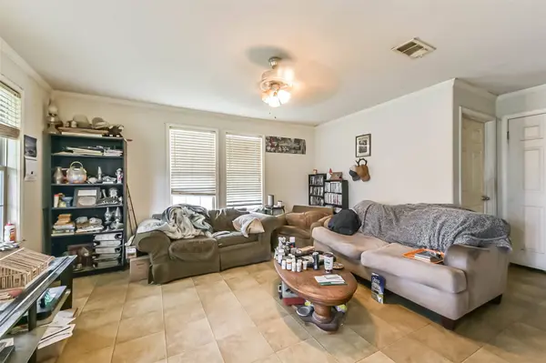 27136 Coach Light LN, New Caney, TX 77357