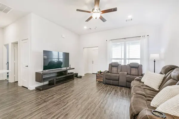 260 Shoreview DR, Conroe, TX 77303