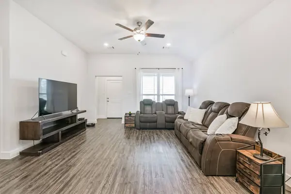 260 Shoreview DR, Conroe, TX 77303