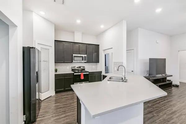 260 Shoreview DR, Conroe, TX 77303
