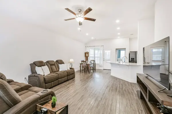 260 Shoreview DR, Conroe, TX 77303