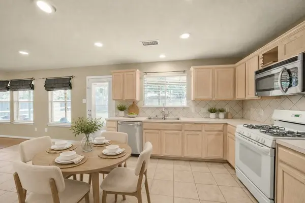 3222 Crestbridge LN, Spring, TX 77388