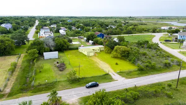 4723 Mallard ST, Hitchcock, TX 77563