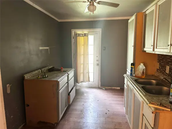 5950 Southlark ST, Houston, TX 77033