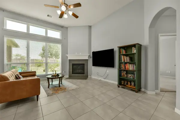 1906 Dry Willow LN, Pearland, TX 77089