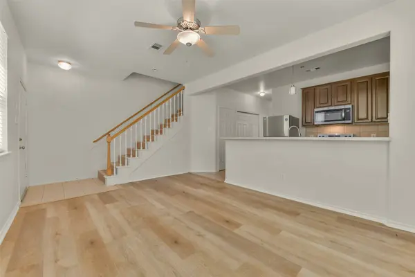 2121 Kemah Village DR, Kemah, TX 77565