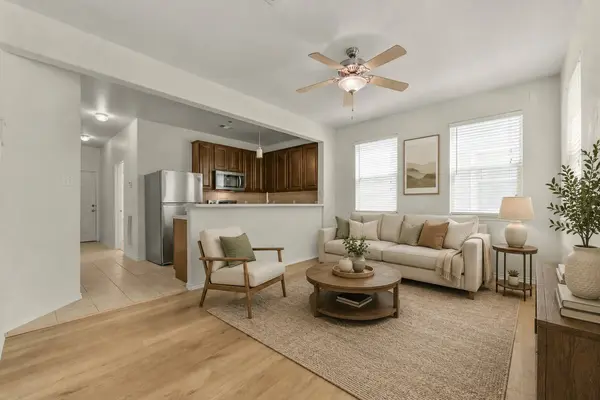 2121 Kemah Village DR, Kemah, TX 77565