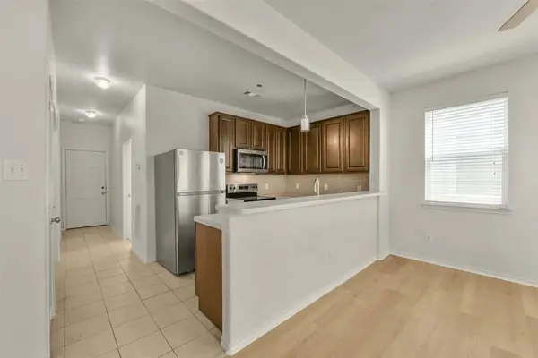 2121 Kemah Village DR, Kemah, TX 77565