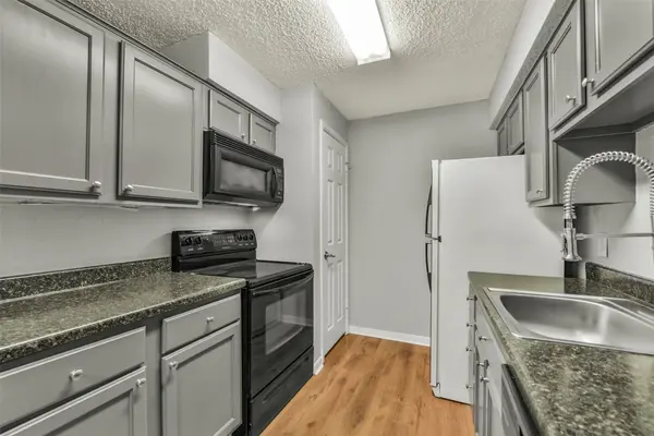 2125 Augusta DR #3, Houston, TX 77057