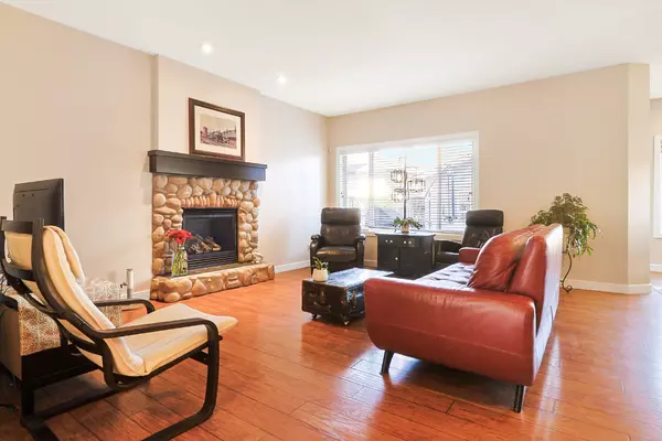 Calgary, AB T2Z 0L9,50 Elgin Meadows Grn SE