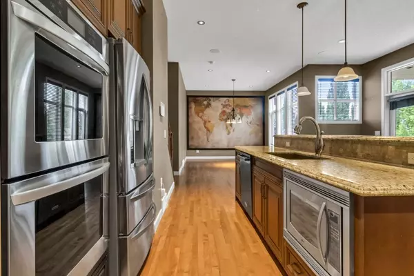 Calgary, AB T3M 0S4,184 Cranarch Cir SE