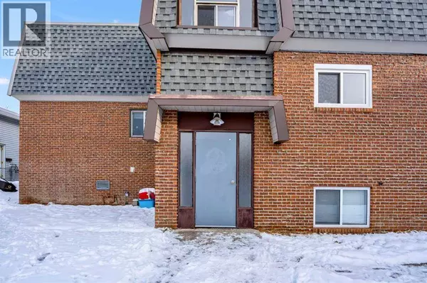 101, 427 Huntsville Crescent NW, Calgary, AB T2K4W3