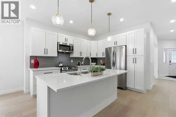 103 Oakmere Green, Chestermere, AB T1X1N4