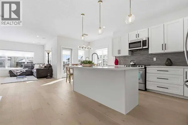 103 Oakmere Green, Chestermere, AB T1X1N4