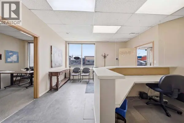 122 2 Avenue, Strathmore, AB T1P1K1