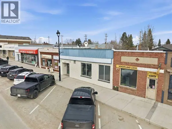 122 2 Avenue, Strathmore, AB T1P1K1