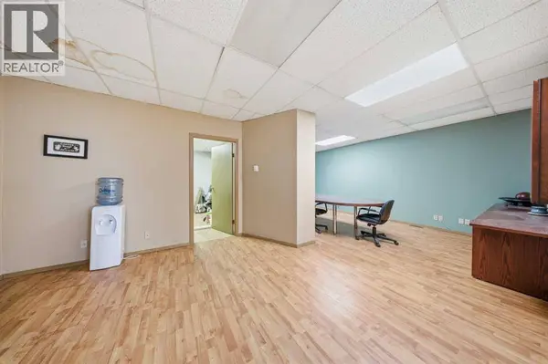 122 2 Avenue, Strathmore, AB T1P1K1