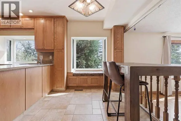 652 Dalmeny Hill NW, Calgary, AB T3A1T6