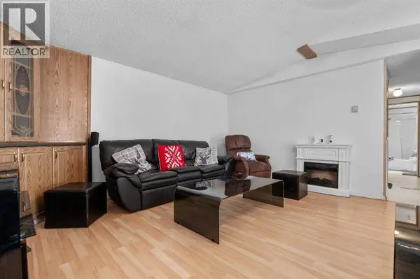 254 Erin Woods Circle SE, Calgary, AB T2B3C9