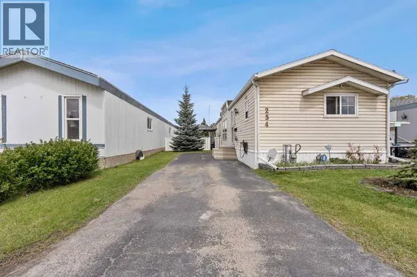 254 Erin Woods Circle SE, Calgary, AB T2B3C9
