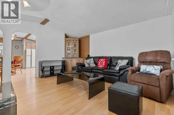 254 Erin Woods Circle SE, Calgary, AB T2B3C9