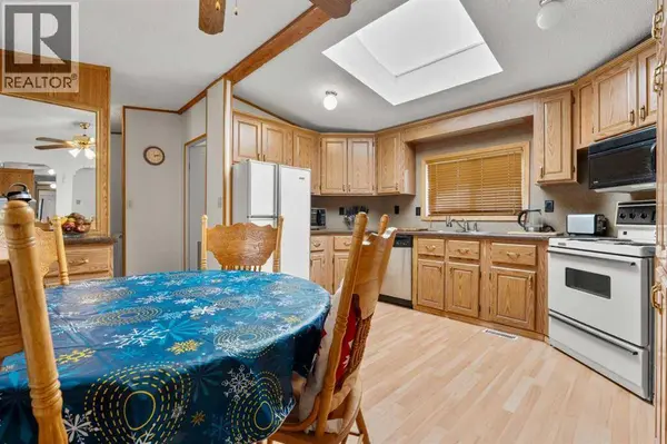254 Erin Woods Circle SE, Calgary, AB T2B3C9