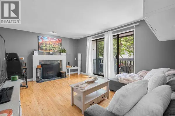 7, 1739 24A Street SW, Calgary, AB T3C1J5