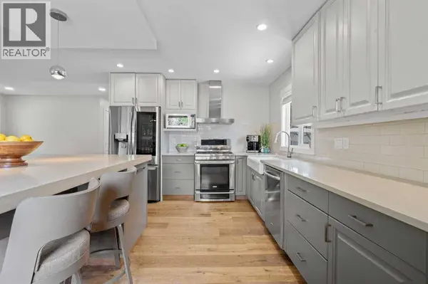 331 Midglen Place SE, Calgary, AB T2X1H8