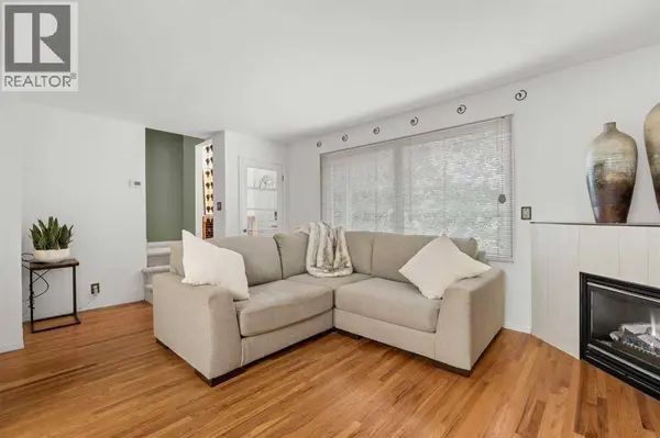 554 Killarney Glen Court SW, Calgary, AB T3E7H4