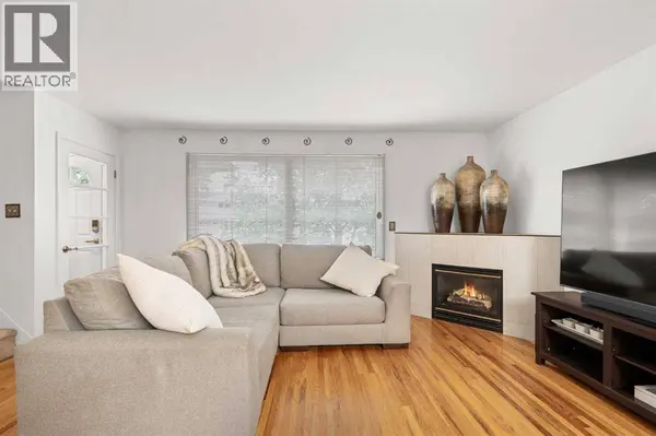 554 Killarney Glen Court SW, Calgary, AB T3E7H4
