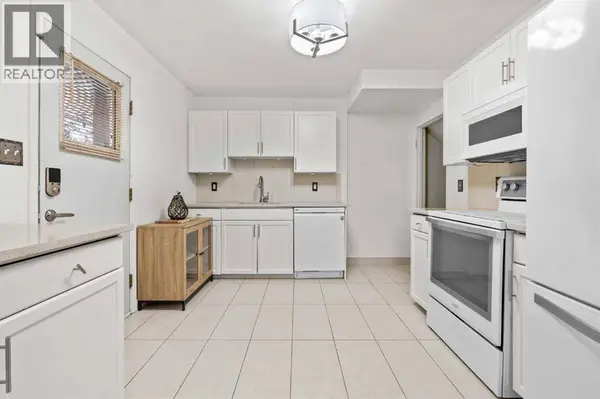 554 Killarney Glen Court SW, Calgary, AB T3E7H4