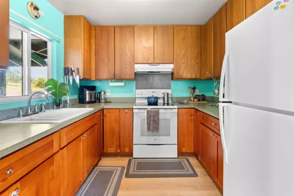 2115 Kaupakalua Rd, Haiku, HI 96708